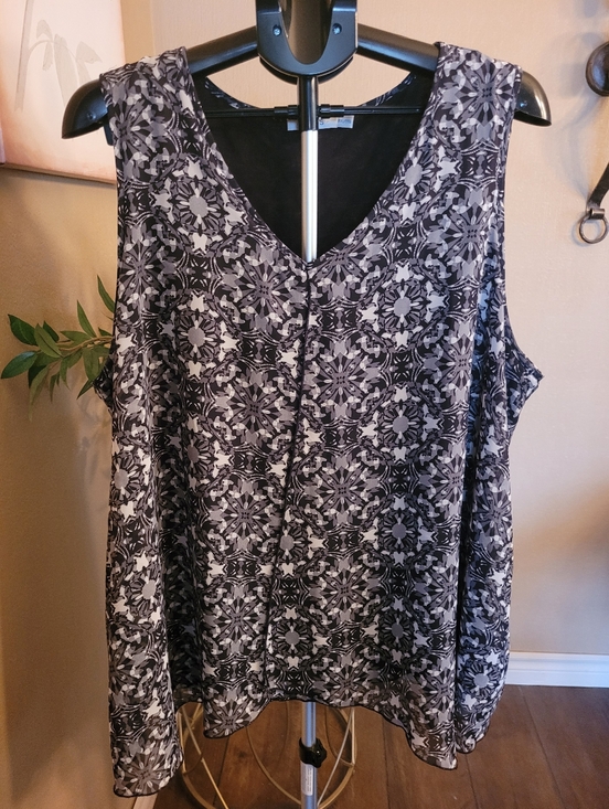 Ricki's Tops - Ricki's Plus Black and Gray Patterned Sleeveless Top